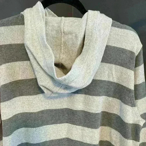 Men’s Express Gray Striped Sweater with hood size Large - Picture 7 of 11